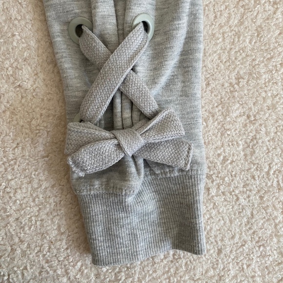 90 Degree By Reflex Grey Bow Sweater - Picture 3 of 5